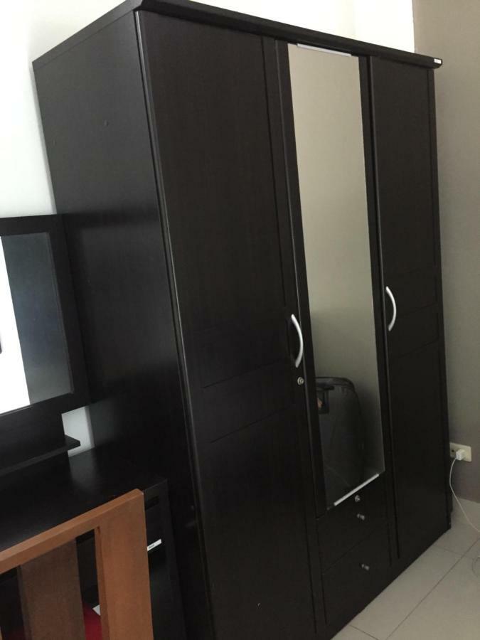 Escobar Guesthouse Jomtien Beach Esterno foto
