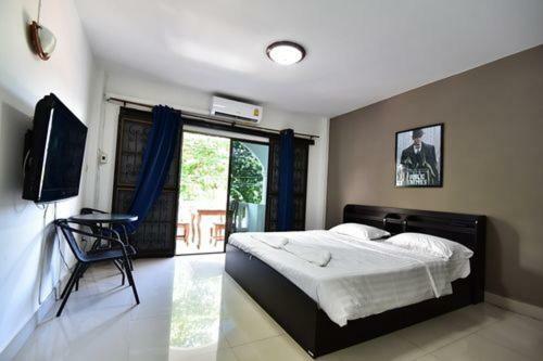 Escobar Guesthouse Jomtien Beach Esterno foto