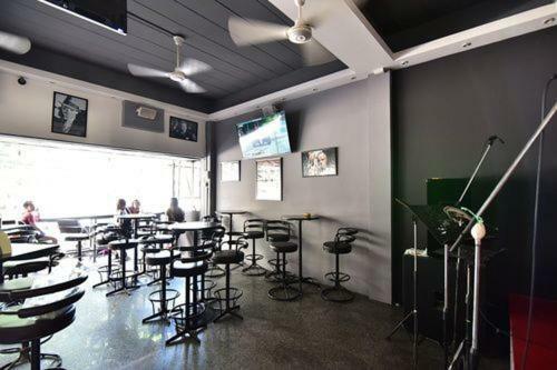 Escobar Guesthouse Jomtien Beach Esterno foto